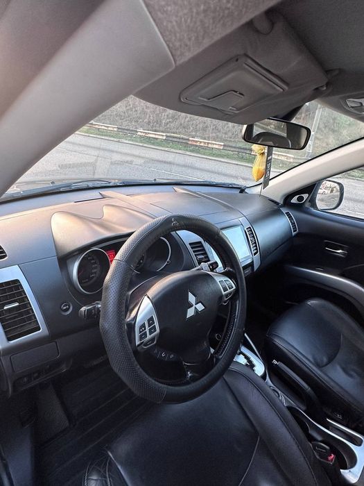 Митсубиши аутлердер 2 хл