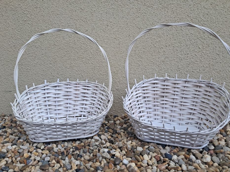 Białe koszyczki na prezent zestaw