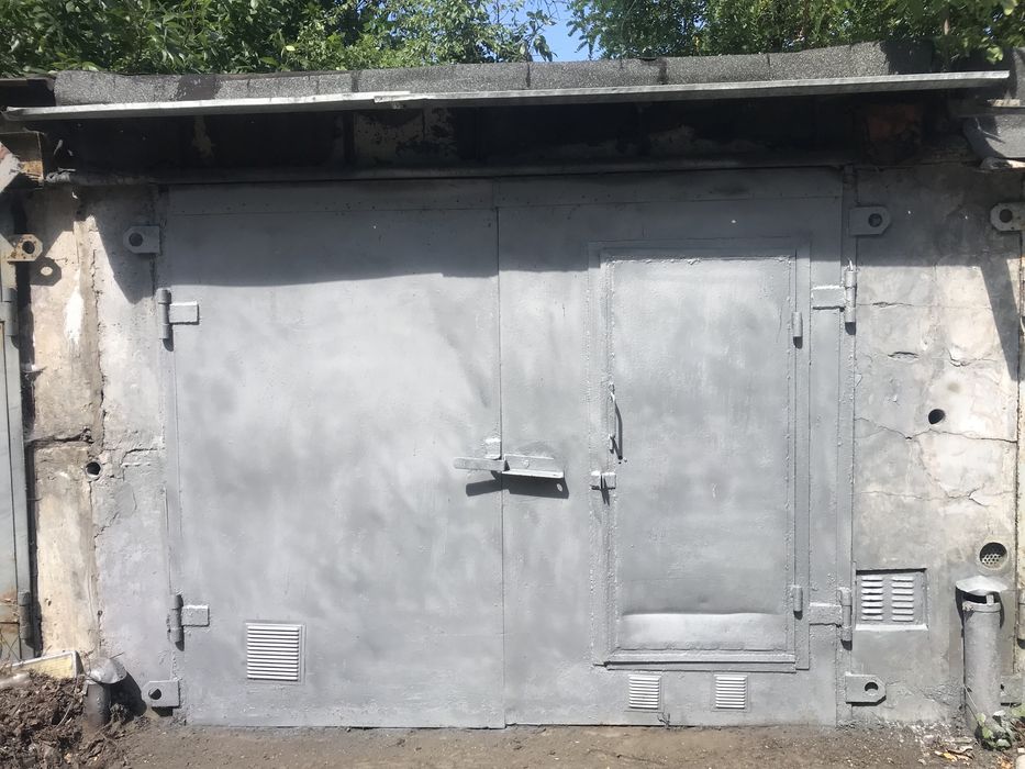 Продам капітальний гараж Соломенский ул. Новополевая 67-а