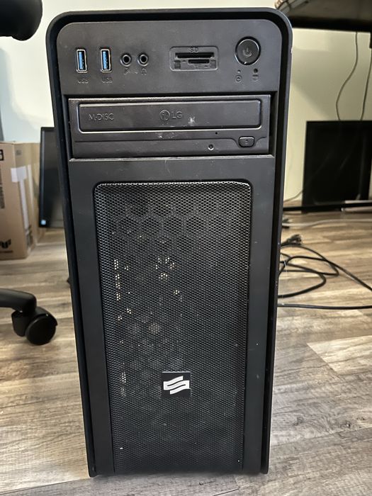 Komputer stacjonarny + monitor