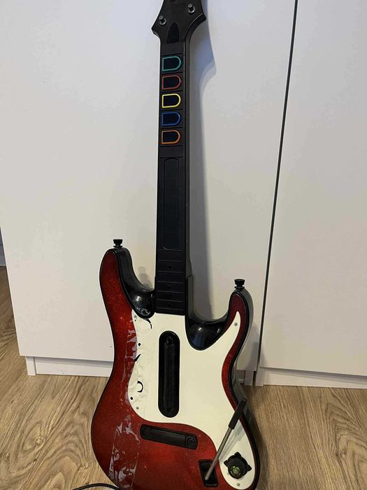 Gitara Guitar hero 5 World Tour Xbox 360 + odbiornik Xbox 360 do PC