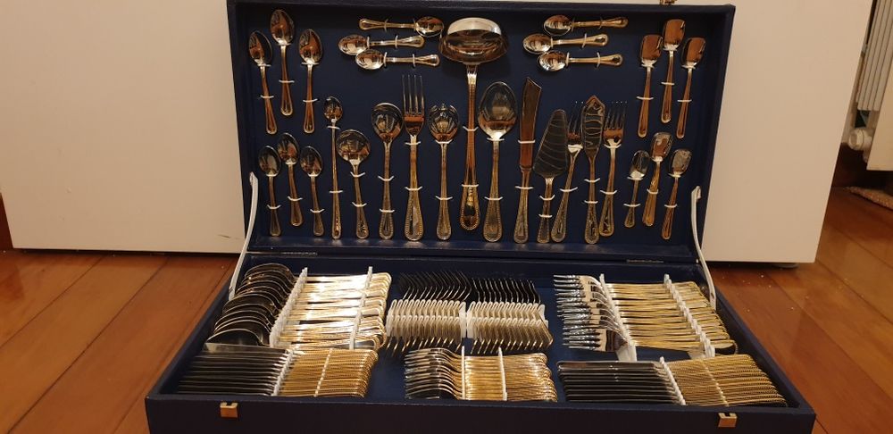 Faqueiro aço inoxidável banhado a Ouro