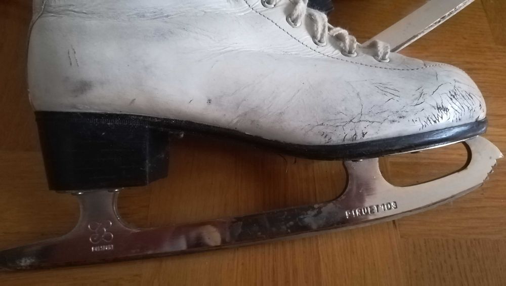 Łyżwy figurowe POLSPORT, skórzane r. 36