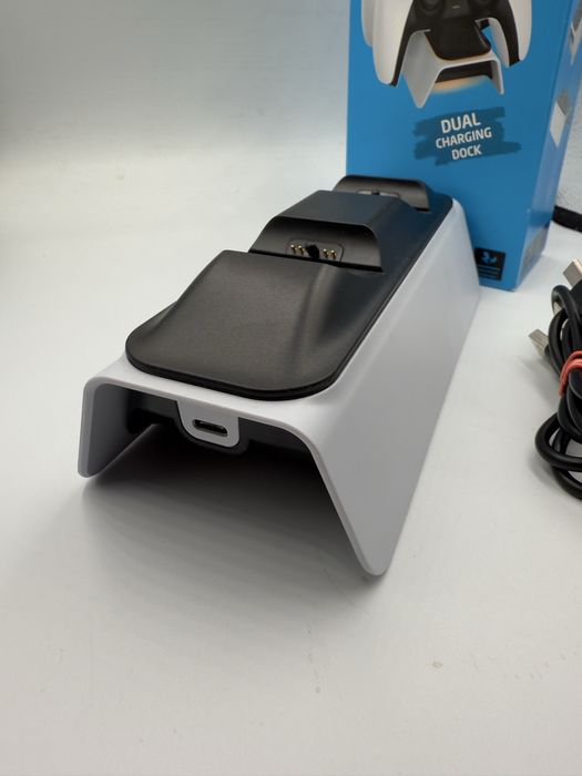 Prawie nowa ładowarka do padów konsola Sony PS5 ISY