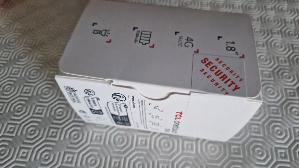 Vendo telemóvel TCL onetouch 5041 novo