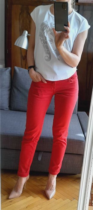 Czerwone jeansy, Zara