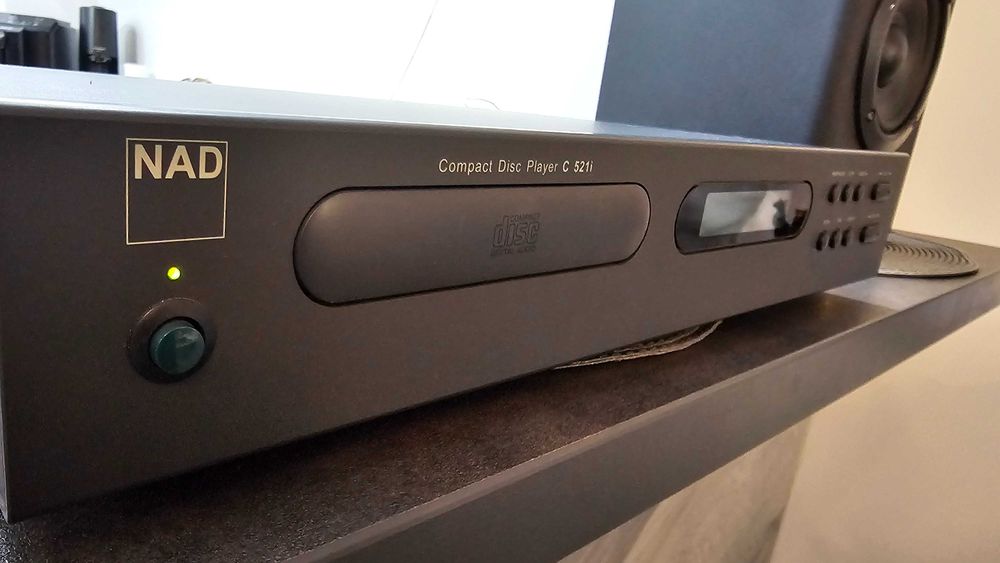 NAD C-521i CD player