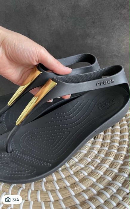 Crocs japonki Serena Metallic Bar Flip Gold/Black W6 36/37