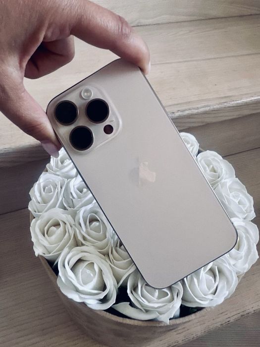 Iphone 16 Pro w stanie bardzo dobrym stanie