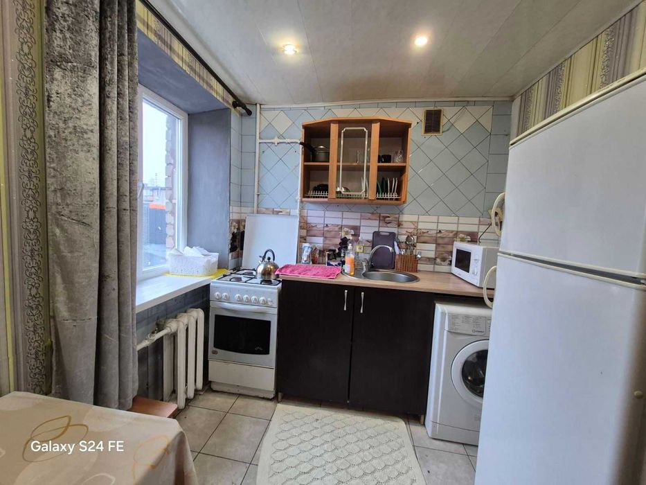 Здається подобово  2-к квартира в центрі міста вул. Нижнедніпровська.