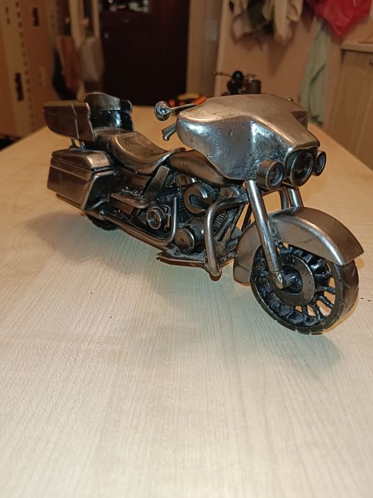 Модель мотоцикла в стиле harley-davidson