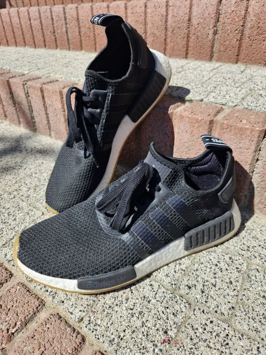 Czarne buty sneakersy Adidas NMD R1 Boost Gum Sole rozmiar 44