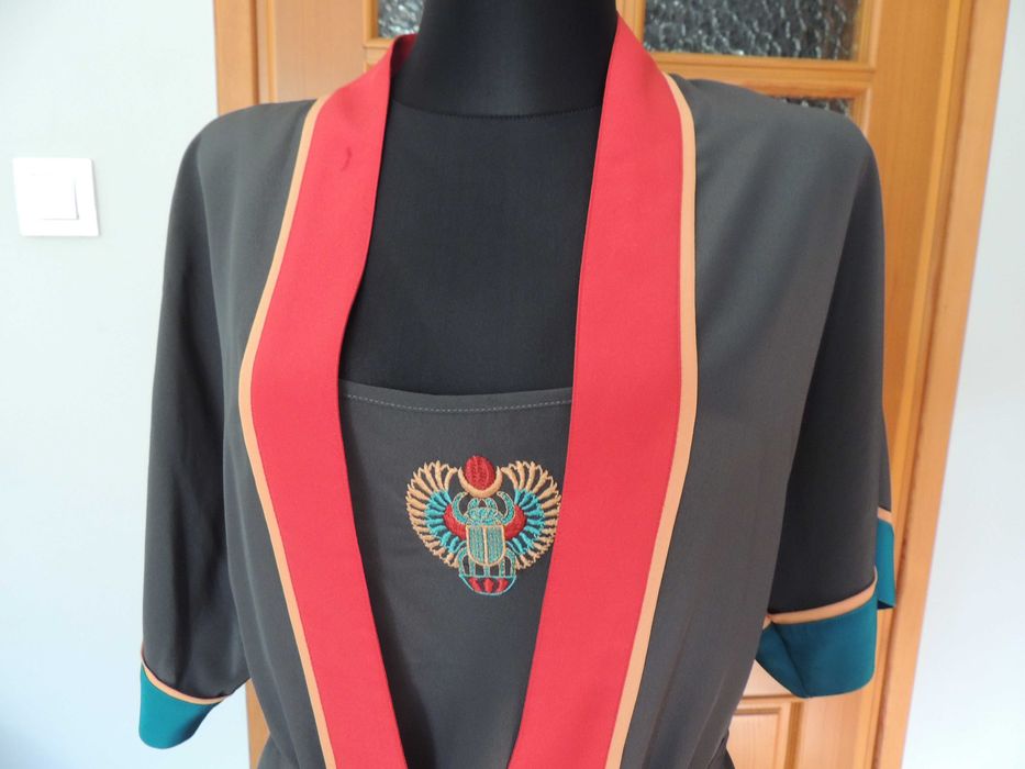 Trzyczęściowy komplet garnitur damski z paskiem rozmiar 42