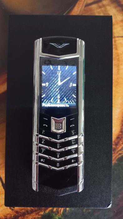 Продам Vertu signature