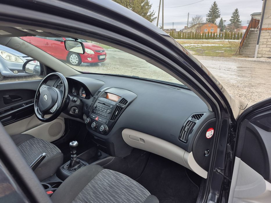 Kia Ceed 1.4 Benzyna!! Zadbna!! Niski przebieg!!