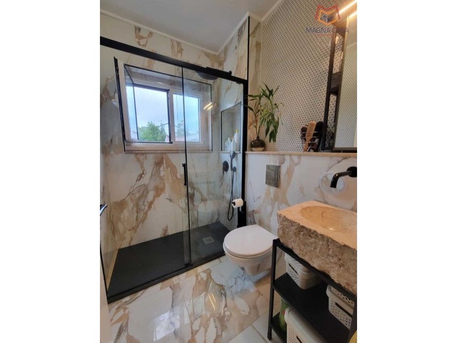 Moradia, Pinheiro Loures, Loures