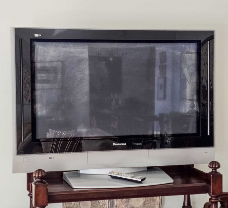 TV Panasonic Viera LCD 42"