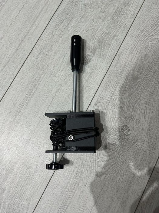 Hamulec ręczny do komputera