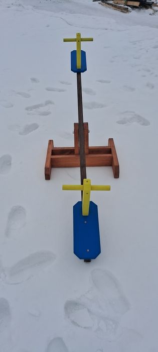 Дитячі майданчики та меблі