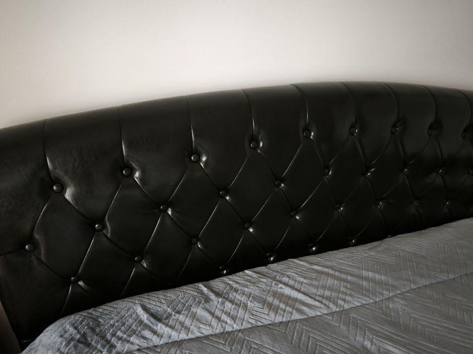 Cama casal como nova com estrado extra