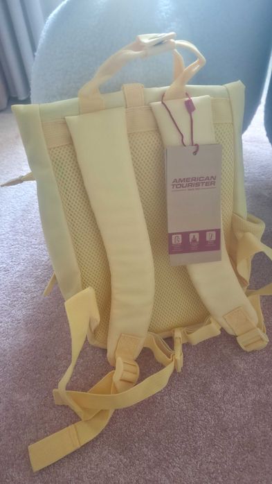 Mochila Urban Groove Mini AMERICAN TOURISTER 7L amarela