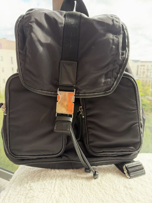 Czarny plecak Massimo Dutti