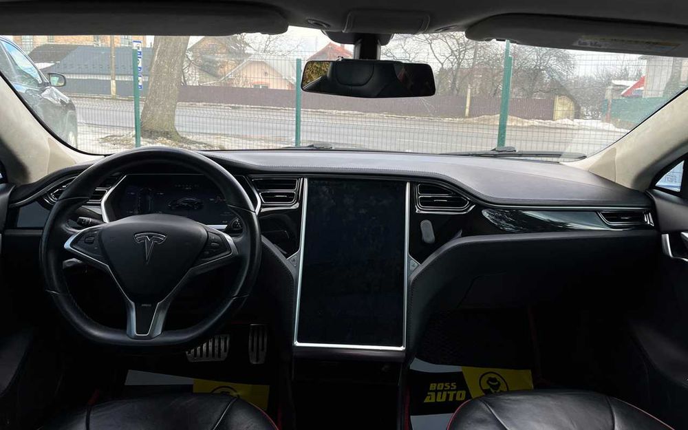 Tesla Model S 2013