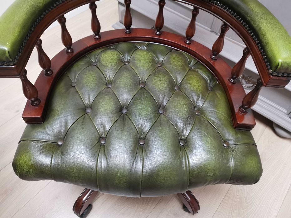 Gabinetowy FOTEL chesterfield kapitański 969/2026