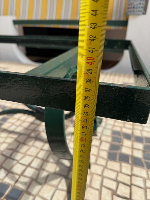 Mesa de centro em ferro forjado