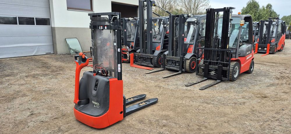 Elektryczny Paleciak Linde L10 - Rok 2015 - Triplex 4.45 m. - Wolny skok wideł.