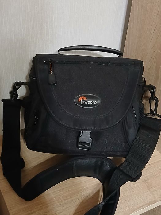 Сумка для фотоапарата / відеокамери  Lowepro