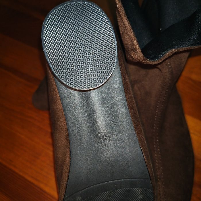 Eleganckie brązowe botki zamszowe 38