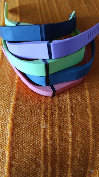Змінні ремінці Fitbit