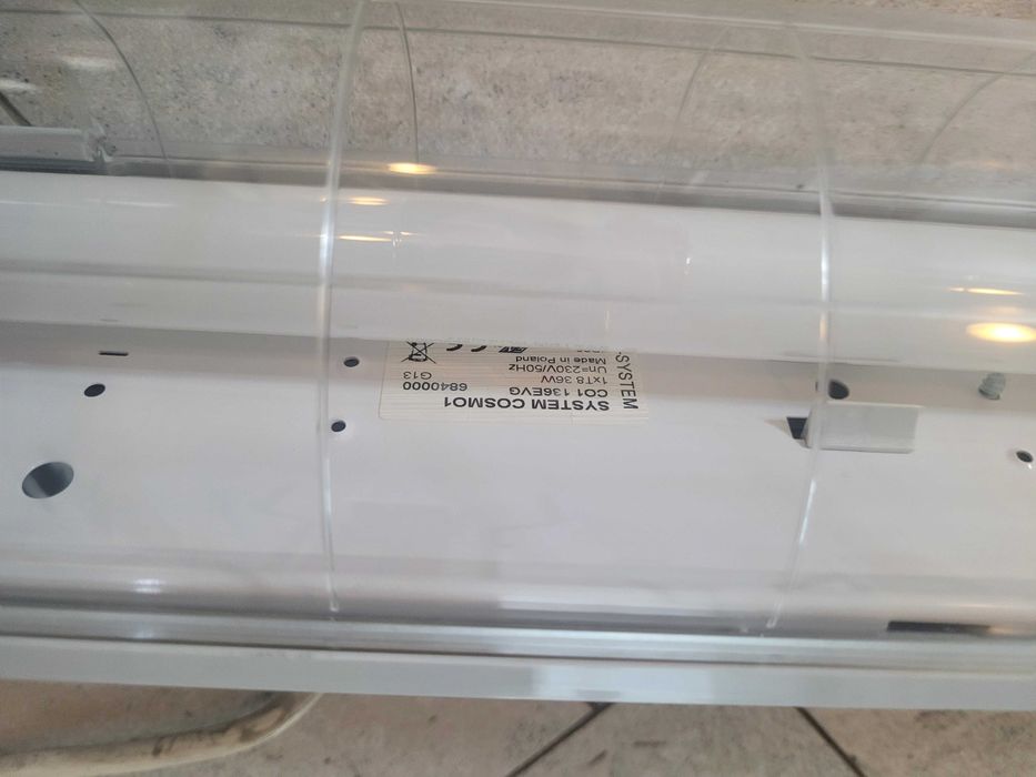 lampa do garażu halogen z obudową