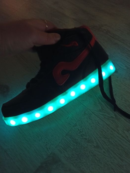 Buty led świecące podeszwy roz 38