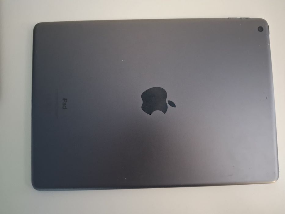 iPad 8 Generacji 32gb + etui