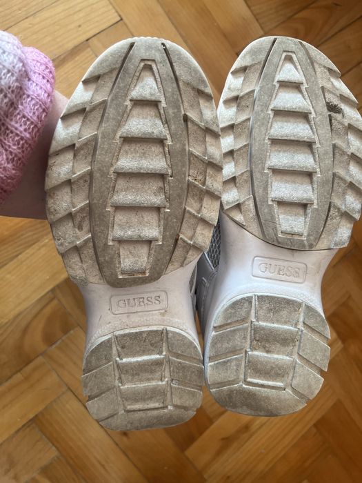 Sneakersy sportowe Guess 37