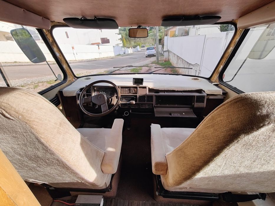 Autocaravana Hymer B534 - Clássica com o interior em madeira. Pronta a viajar!
