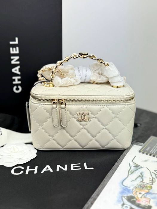 Сумка в стилі Chanel Vanity Bag молочна