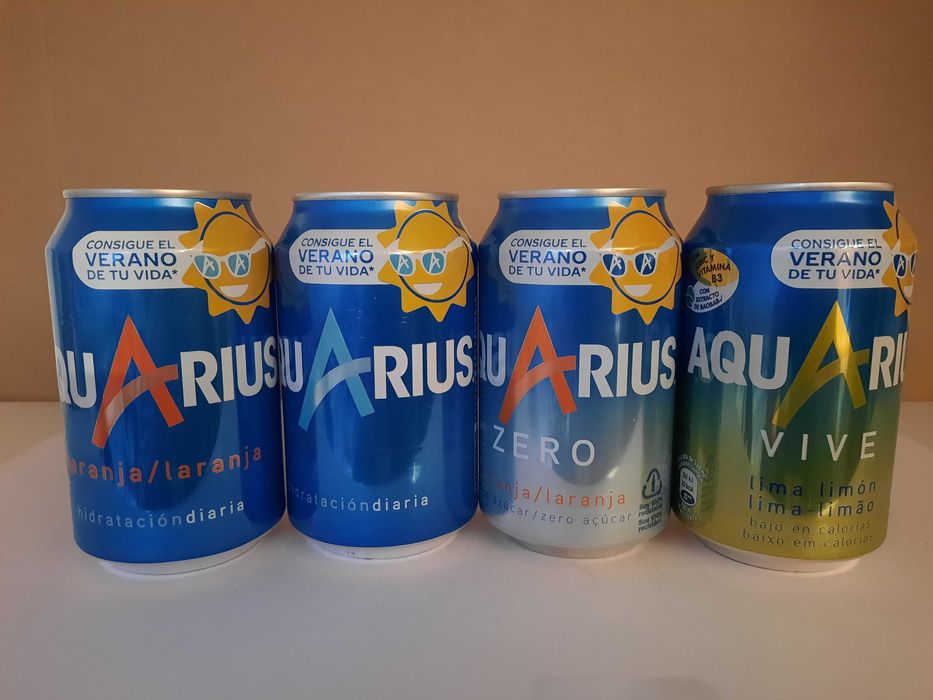 lote de 58 latas de bebidas diversas - Sprite, Snappy, Aquarius
