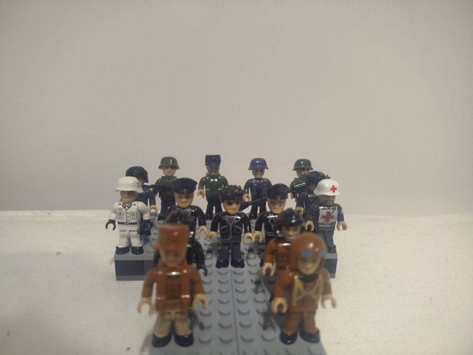 Figurki Zestawów Cobi