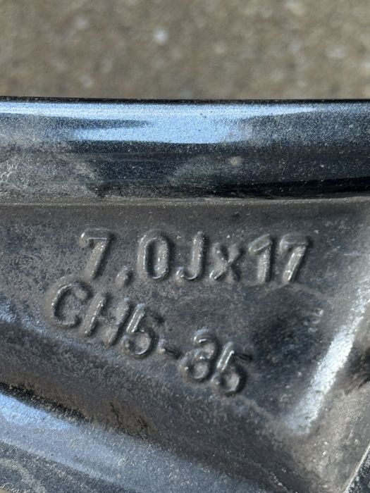 Felgi z  oponami NOKIAN zimowe 215/60/17