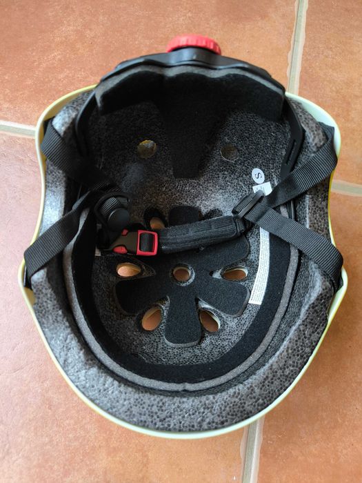 Capacete Joelheiras Cotoveleiras proteção de mãos