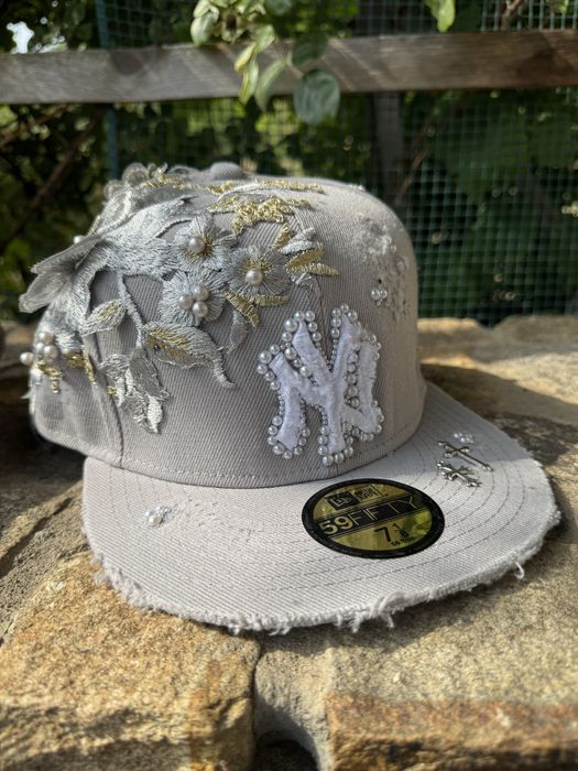 Custom Czapka FullCap New Era White Gold Roses Cross Pearl Swag