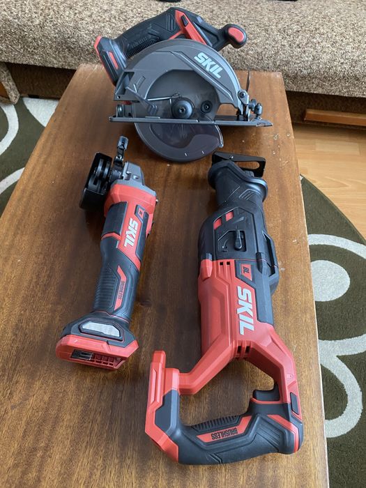 Продам інструмент одна одиниця 3000к гр без батареї і зарядного