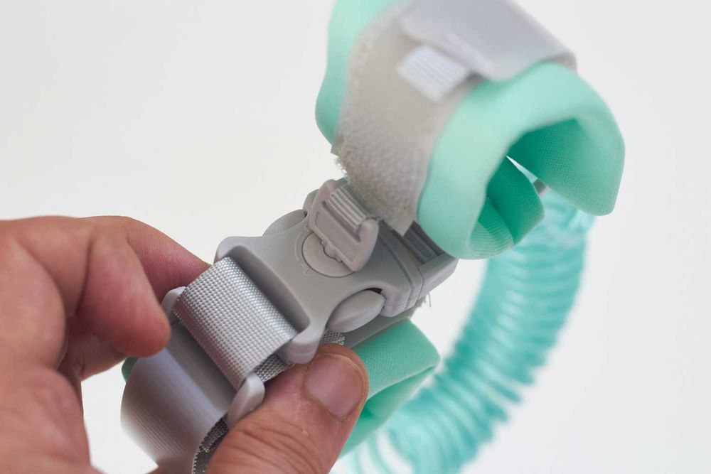 Pulseira de seguranca infantil