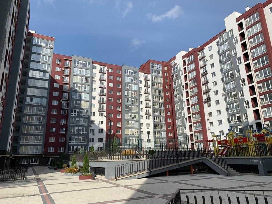 1 км квартира . Готова до ремонту