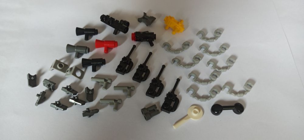 LEGO dodatki do figurek, 3