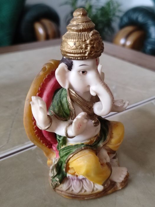 Figurka Ganesha hinduski bóg rzeźba