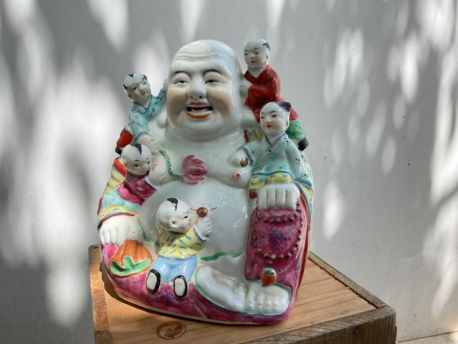 Figura de BUDA em porcelana